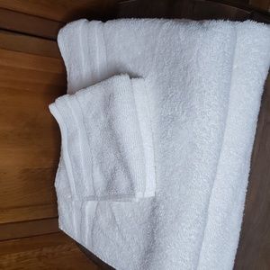 Grandeur Hospitality Bath Towel Set